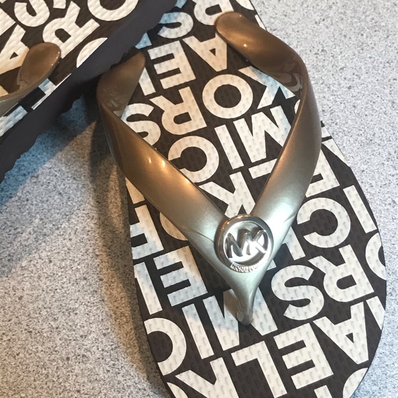 Gorgeous, New Michael Kors Flip flops❤️ - Picture 4 of 8